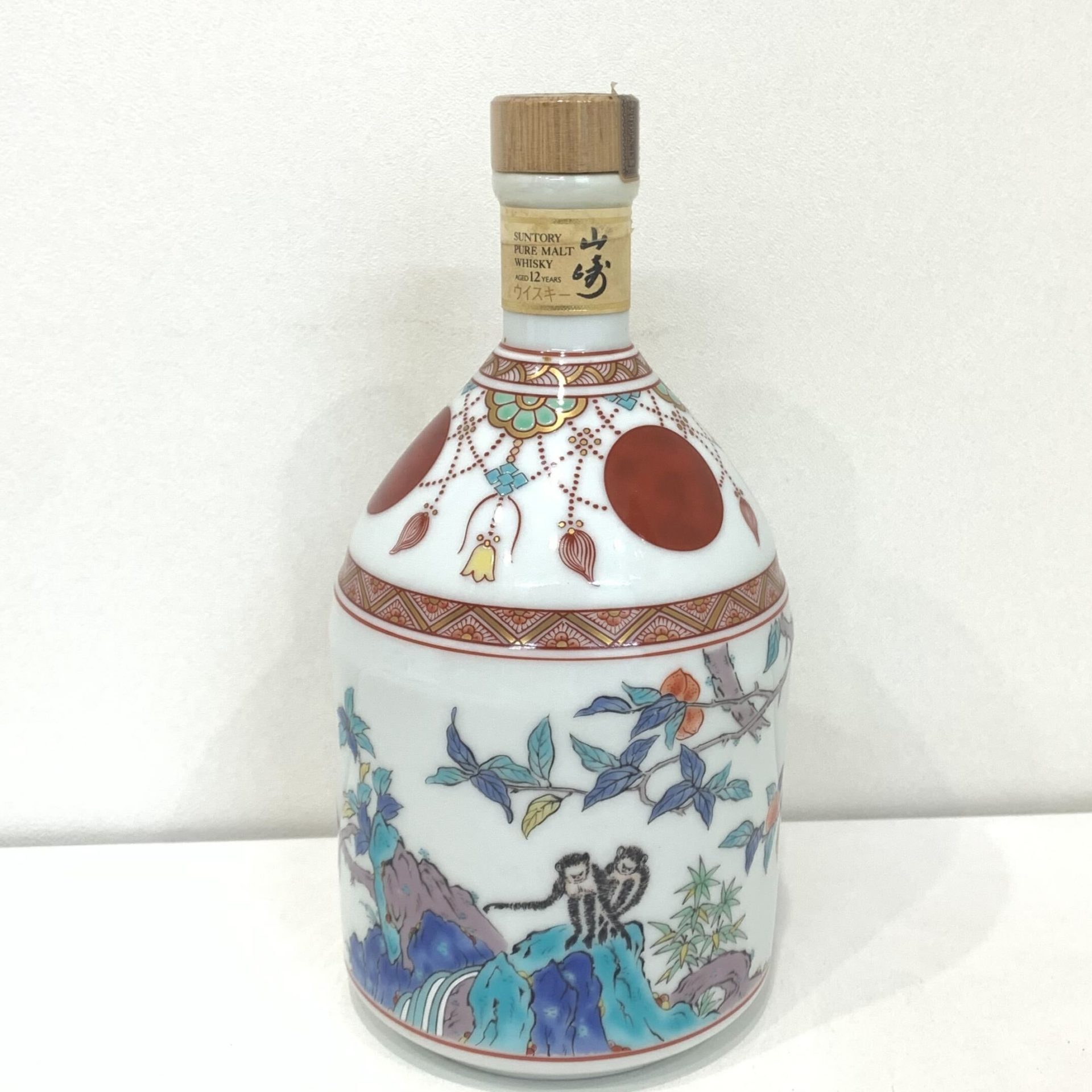 サントリー 山崎 ピュアモルト 12年 有田焼 錦赤玉瓔珞文風物絵 600ml